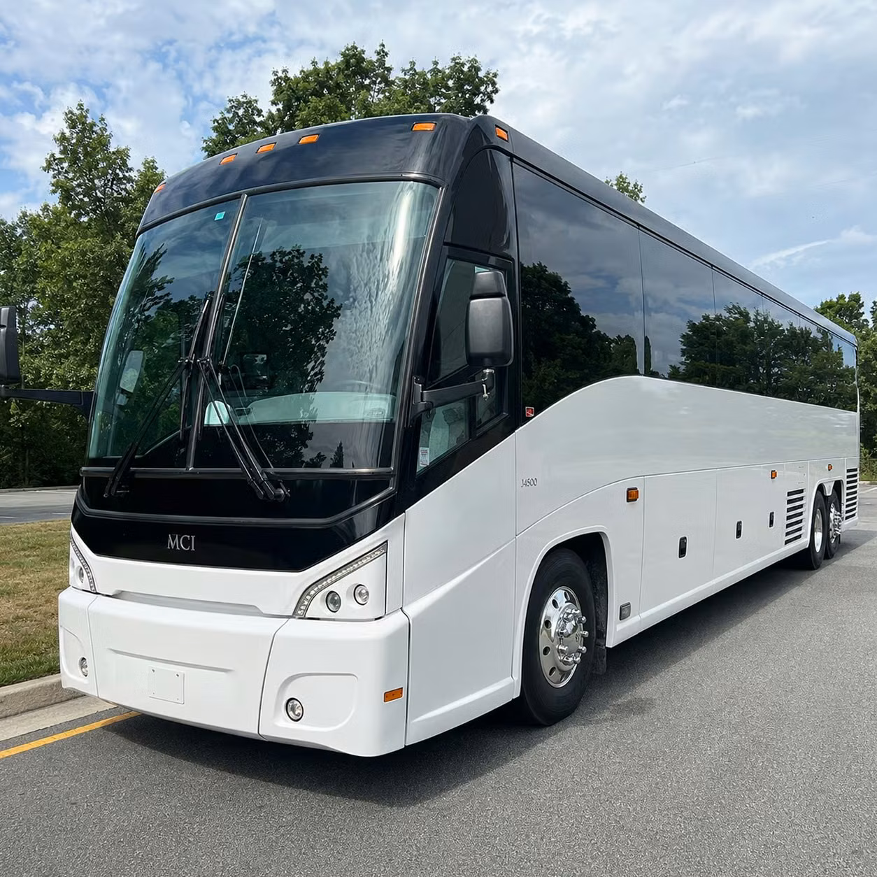 coachbusorlando com makes it possible to book multi day charter bus rentals for orlando group trips of any size