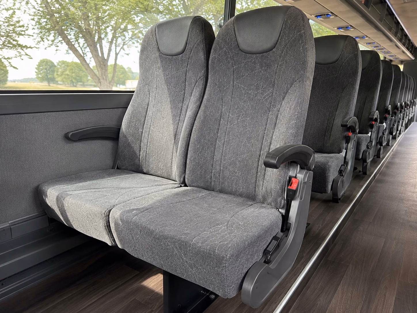 guest shuttle service between orlando hotels and wedding venues